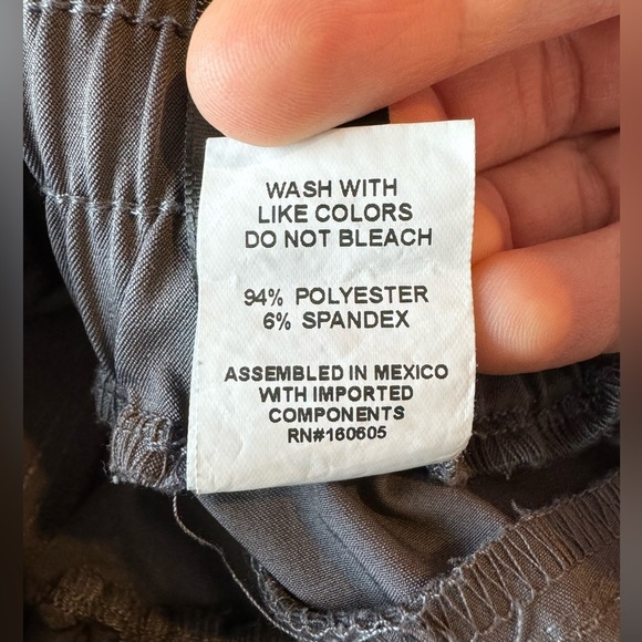 Savvi Woman's Gray Lightweight High Low Taylor Shorts, Size SM - Picture 4 of 9